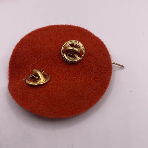 Tiny mice pins/ tie pin - gold - Picture 2 of 3